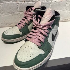 Jordan 1 Mid Dutch green women’s sneakers